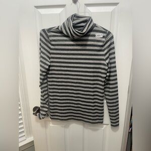 Loft Top Longsleeve Med Turtleneck. Striped gray pullover.